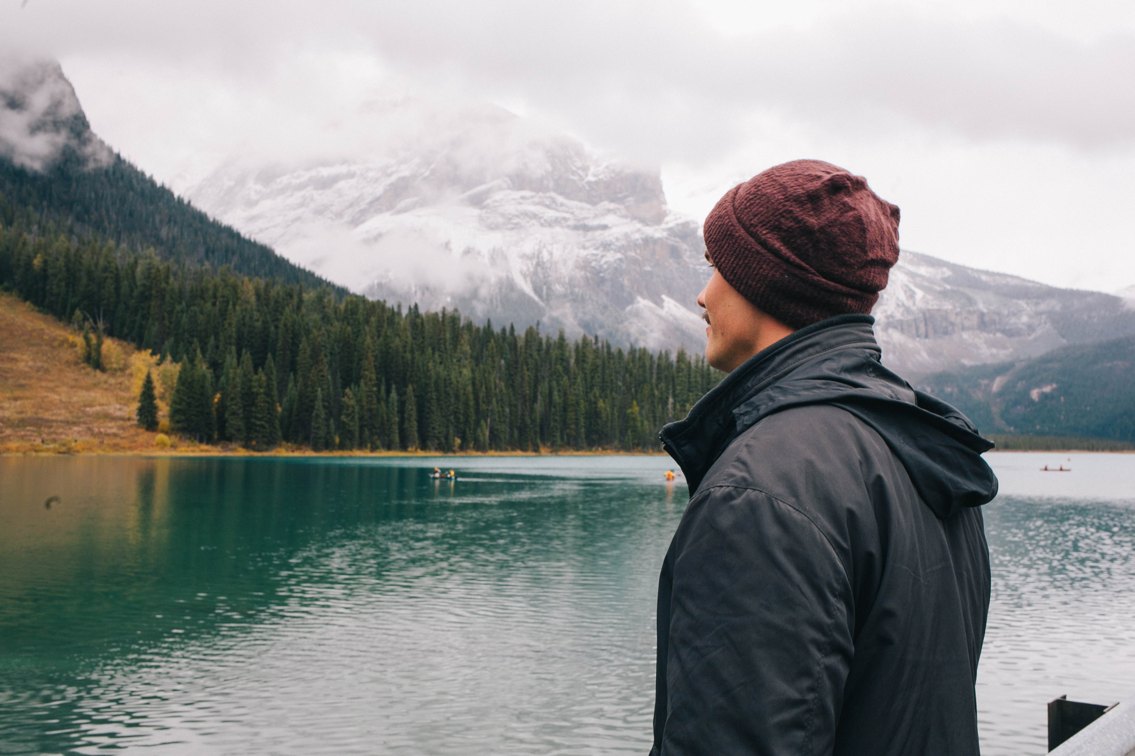 Banff Travel Guide on Rachellaurenlucy.com. Where to stay in Banff, what to do in Banff and where to eat in Banff. Our fall trip to Banff was a dream and we rounded up our favorite Banff lakes and hotels for you. Plus, we tell you when to go to Banff and how to get there!