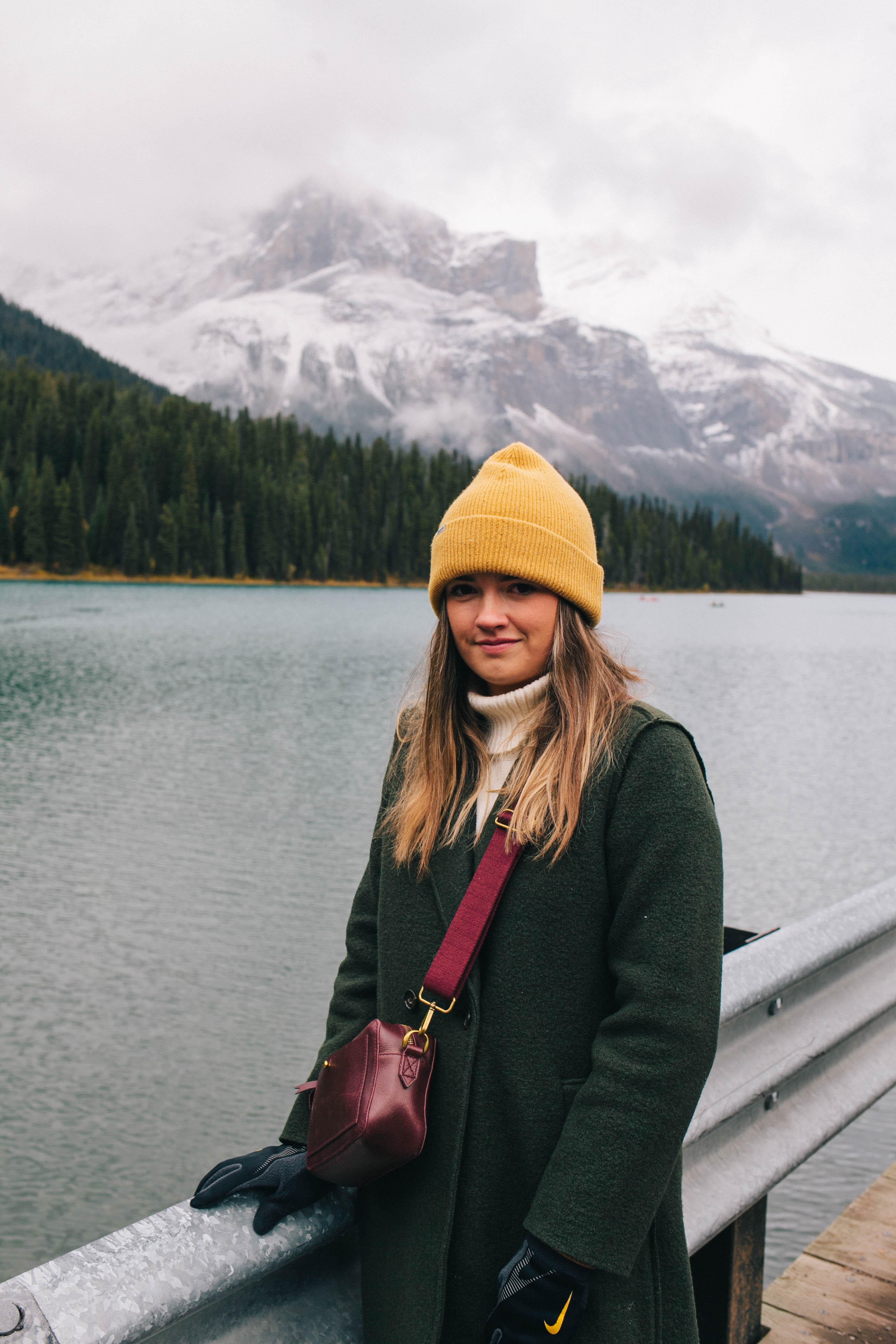 Banff Travel Guide on Rachellaurenlucy.com. Where to stay in Banff, what to do in Banff and where to eat in Banff. Our fall trip to Banff was a dream and we rounded up our favorite Banff lakes and hotels for you. Plus, we tell you when to go to Banff and how to get there!