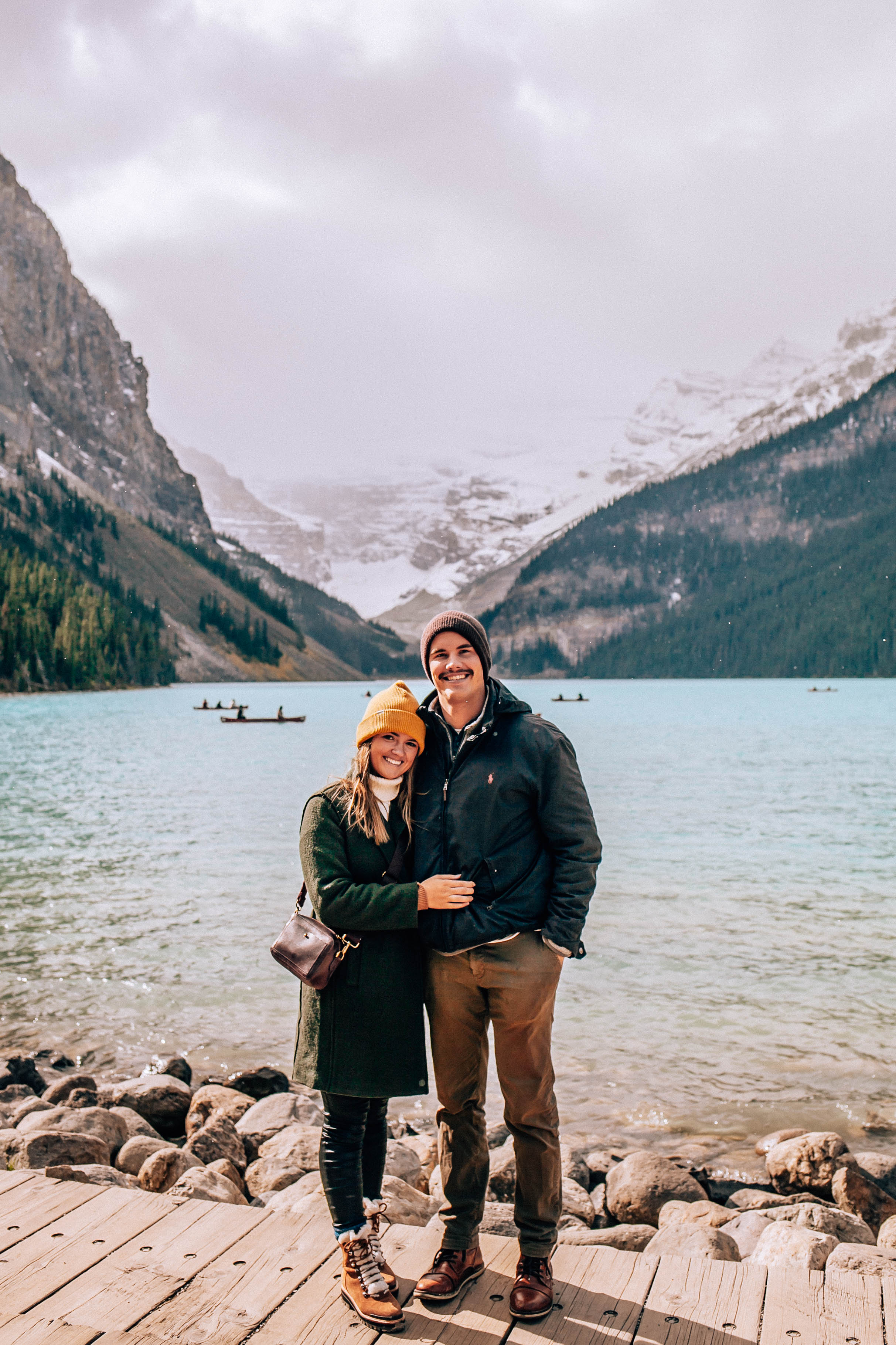 Banff Travel Guide on Rachellaurenlucy.com. Where to stay in Banff, what to do in Banff and where to eat in Banff. Our fall trip to Banff was a dream and we rounded up our favorite Banff lakes and hotels for you. Plus, we tell you when to go to Banff and how to get there!