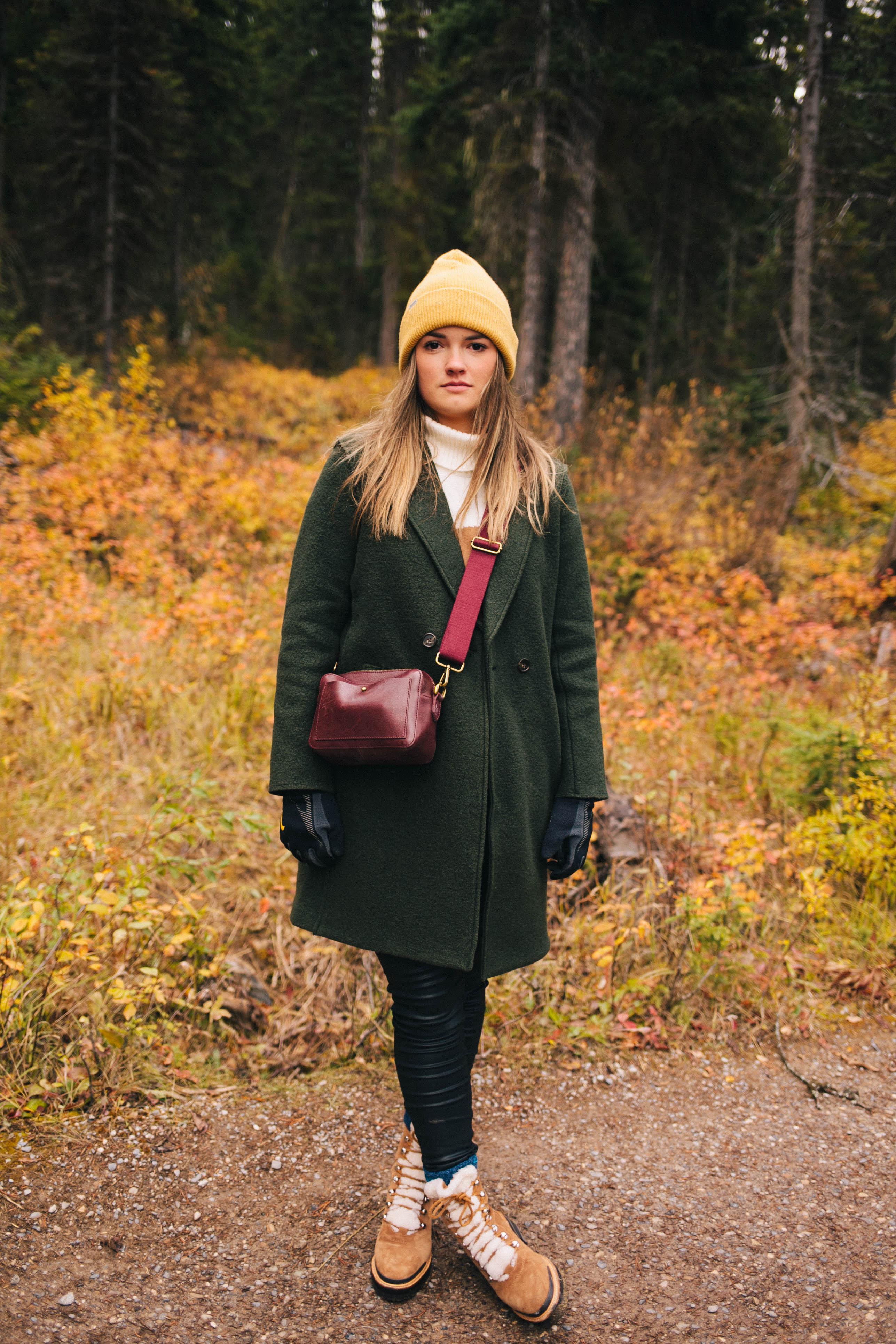 Banff Travel Guide on Rachellaurenlucy.com. Where to stay in Banff, what to do in Banff and where to eat in Banff. Our fall trip to Banff was a dream and we rounded up our favorite Banff lakes and hotels for you. Plus, we tell you when to go to Banff and how to get there!